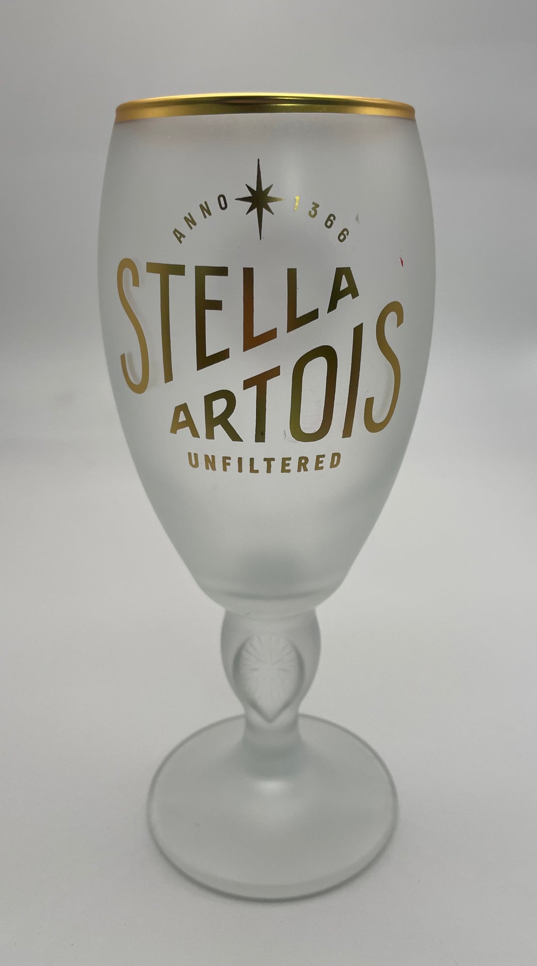 stella unfiltered half pint glass M22