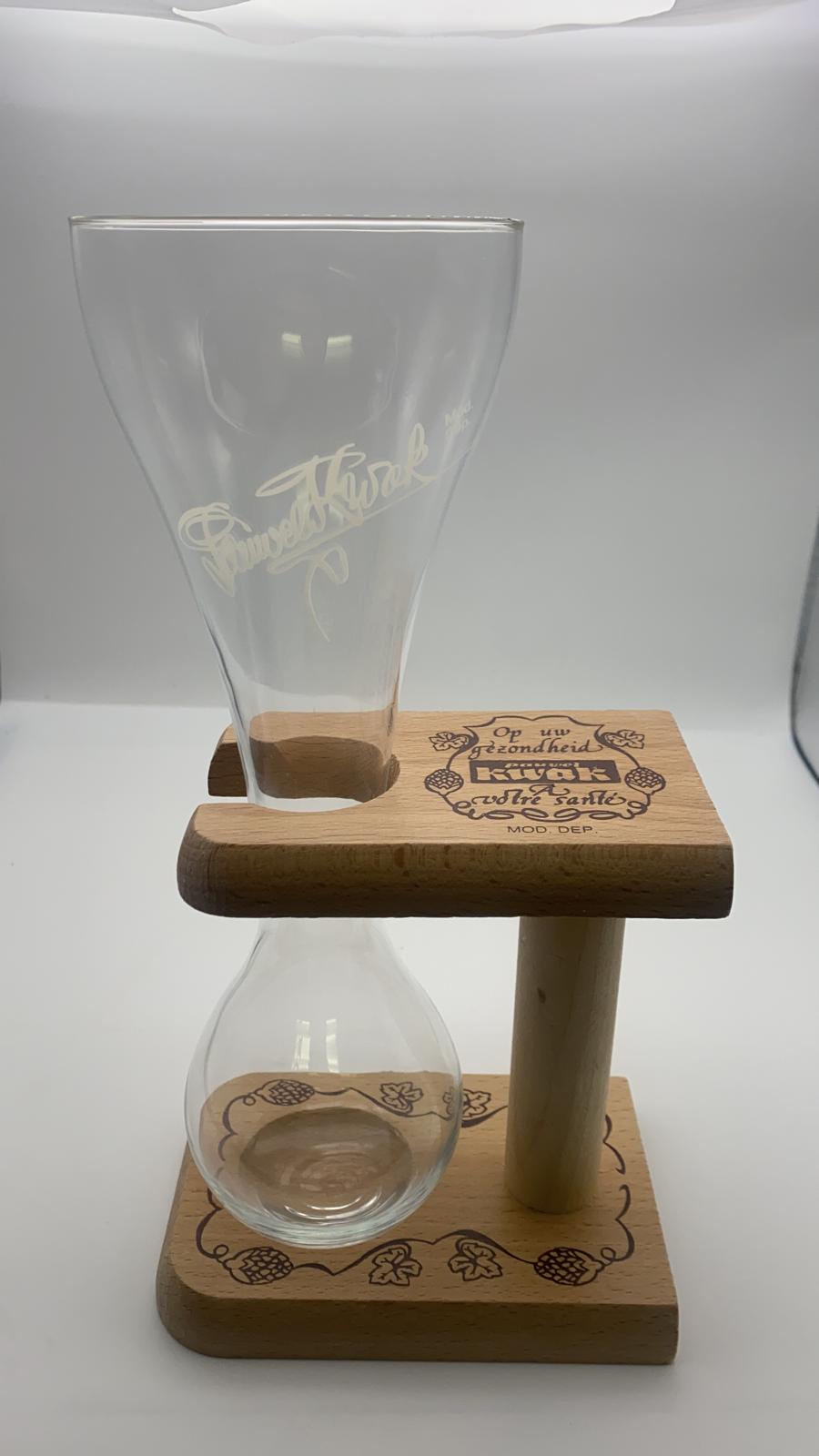 Pauwel kwak 33cl glass with stand