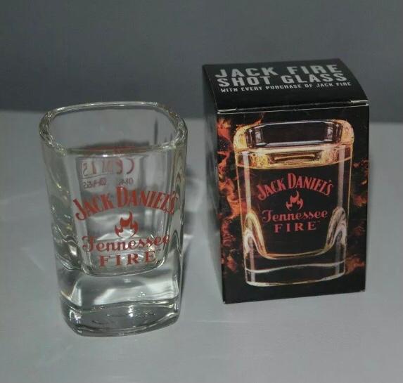 JACK DANIELS TENNESSEE FIRE SHOT GLASSES IN GIFT BOX
