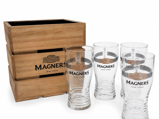 Magners wooden ice bucket with 4 pint glasses
